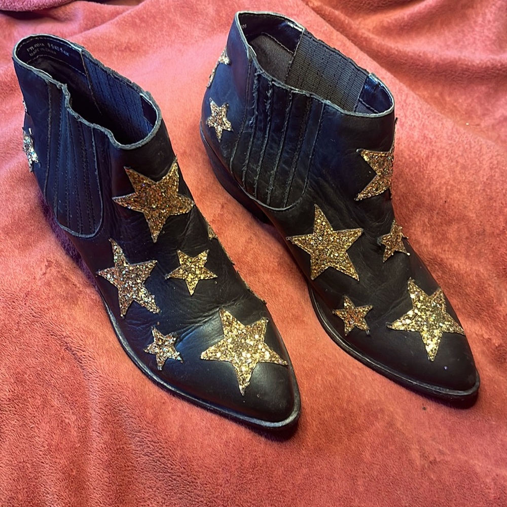 Chinese Laundry Women’s Fayme Western Boot- Pre loved condition
